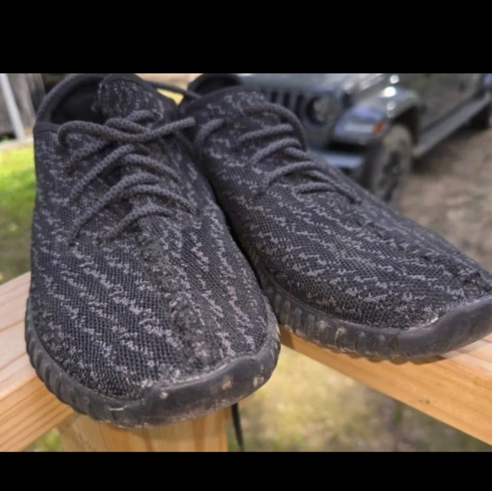 Men's tennis shoes size 8 black shoes - Picture 7 of 9